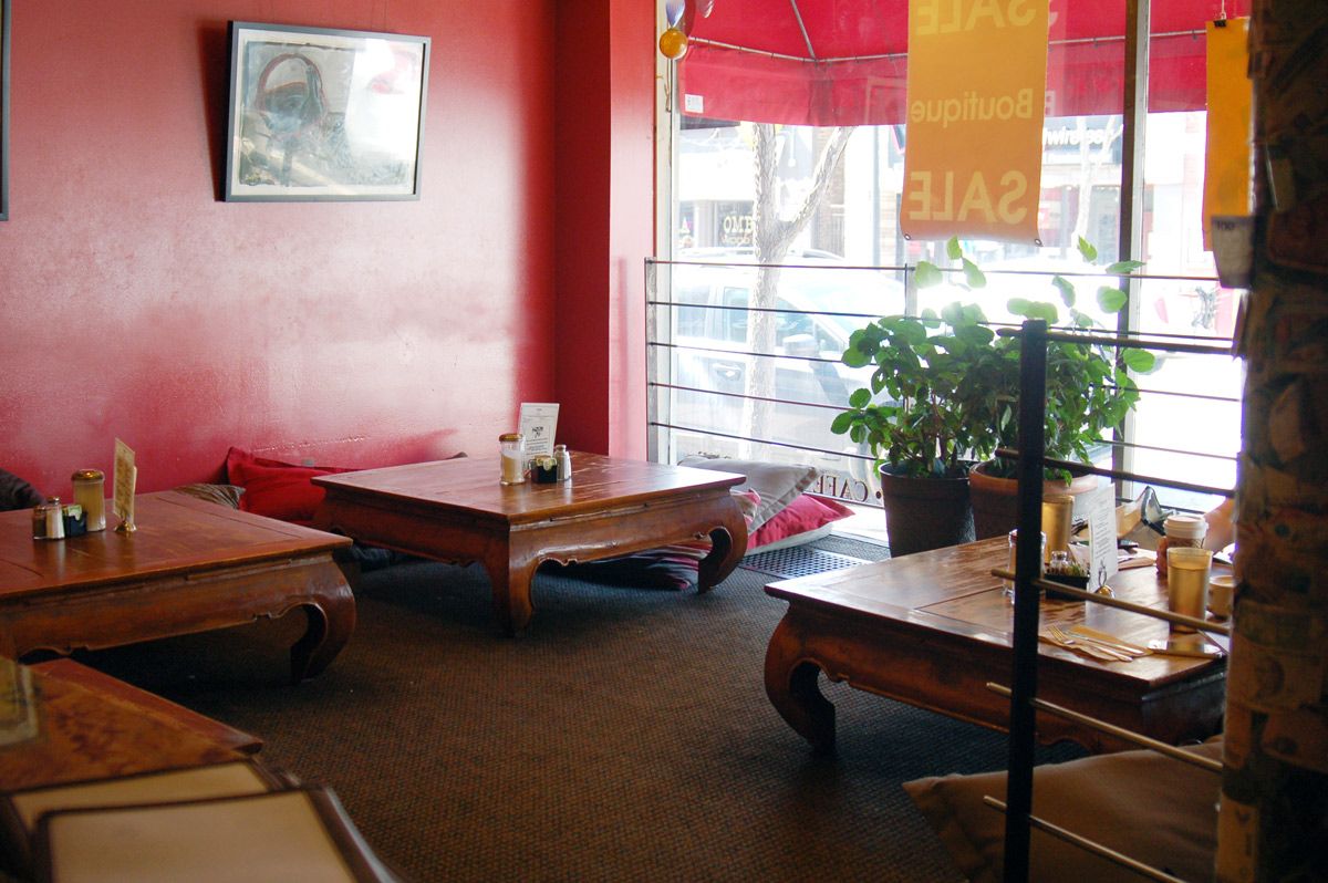 Kopi Travelers Cafe