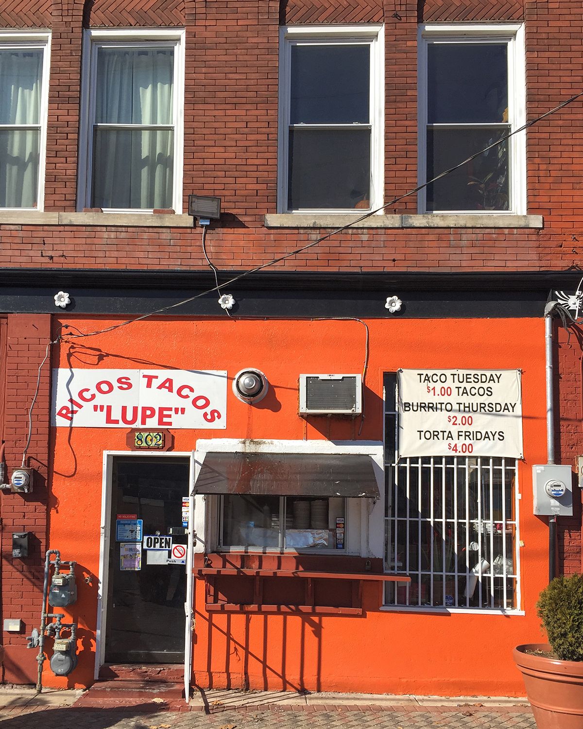 Ricos Tacos "Lupe"
