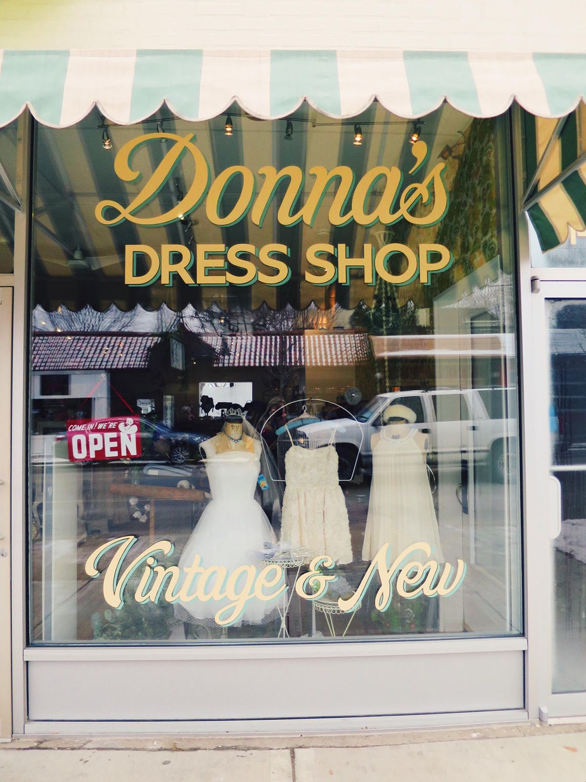 Donna's Dress Shop
