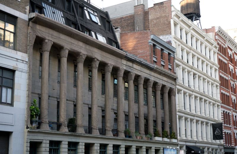 On the Grid : Colonnade Row