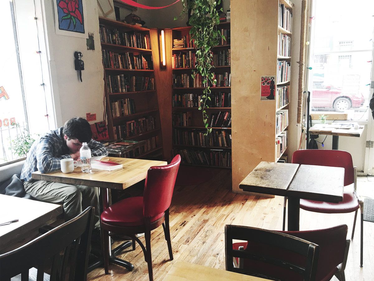 Topos Brookstore Cafe