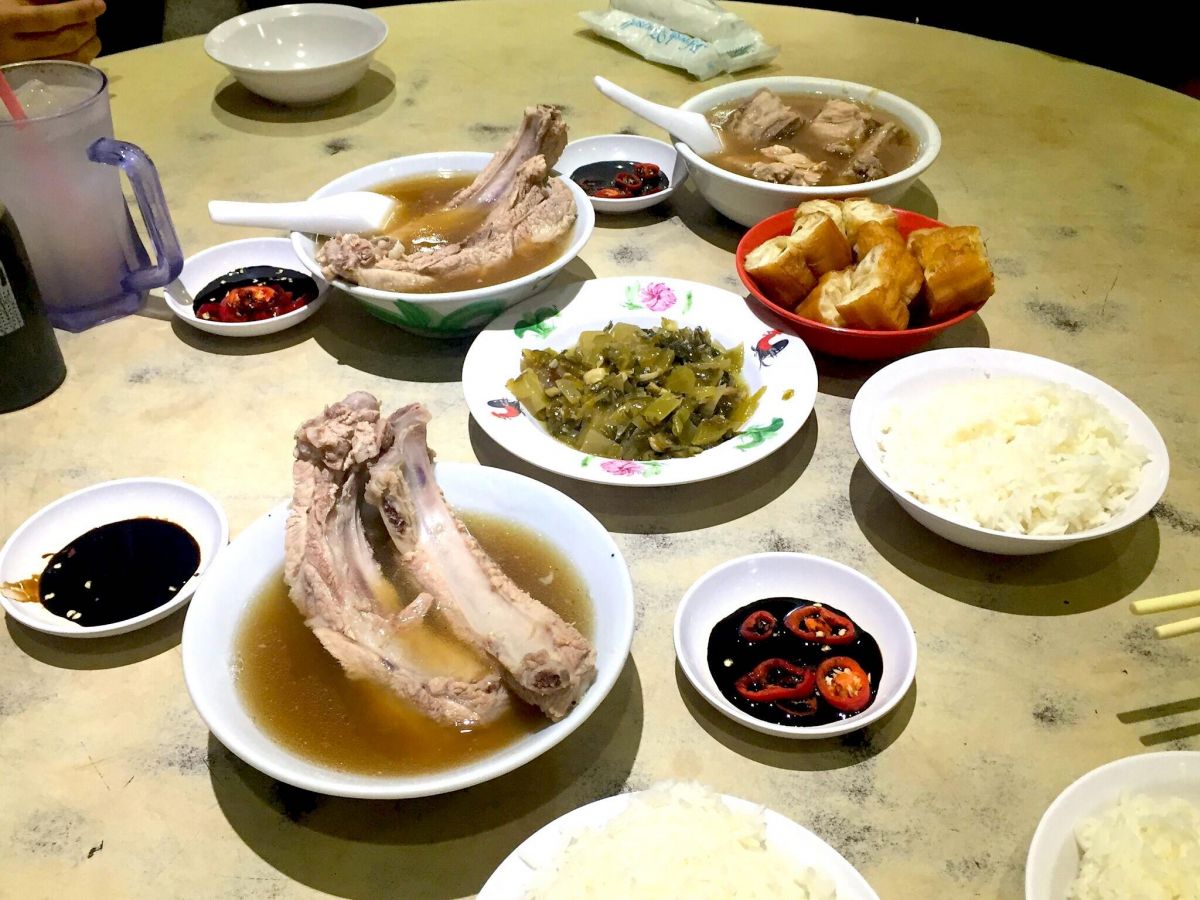 Founder Rou Gu Cha Cafeteria/ Founder Bak Ku Teh